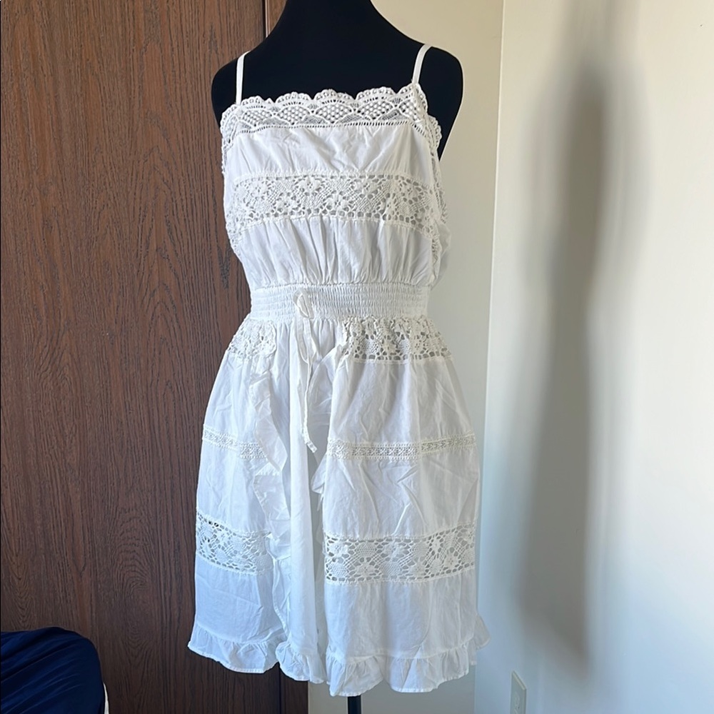 Elegant White Lace Dress